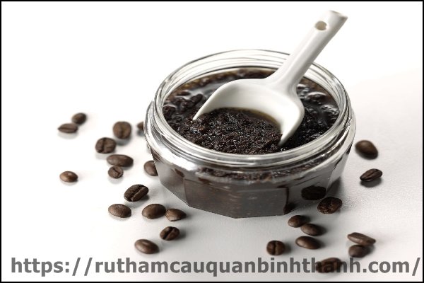 Khử m&ugrave;i h&ocirc;i ph&ograve;ng ngủ bằng b&atilde; tr&agrave;, c&agrave; ph&ecirc;