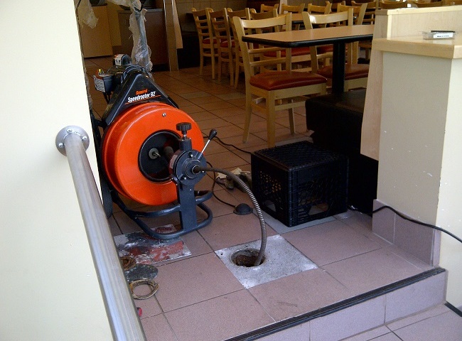 Bảng b&aacute;o gi&aacute; th&ocirc;ng cống nghẹt quận B&igrave;nh Thạnh c&oacute; sự ch&ecirc;nh lệch t&ugrave;y v&agrave;o loại m&aacute;y