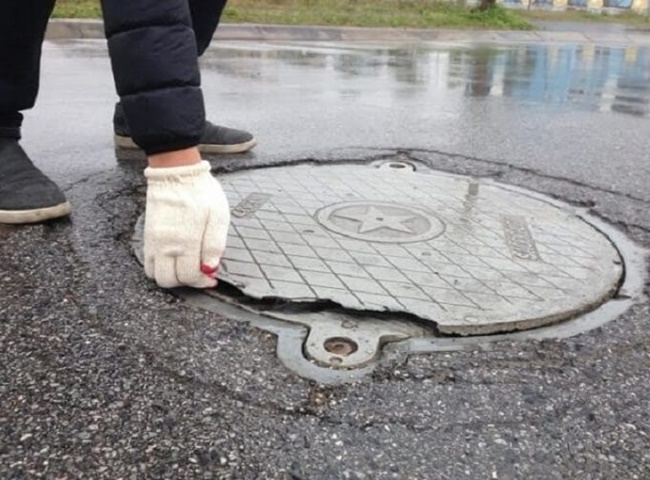 Đậy nắp sau khi hoàn thành lắp đặt