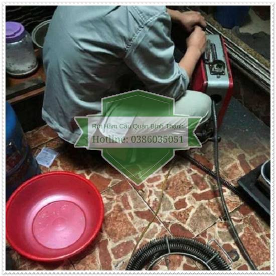 Máy thông bồn cầu bằng dây lò xo dọn dẹp rác thải