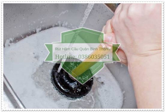 Pittong thông bồn cầu tại nhà cực kì đơn giản